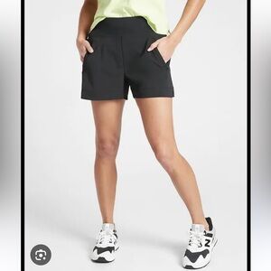 Athleta Trekkie North Black Shorts 10